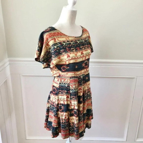 Jack by BB Dakota Keyhole Back Fit & Flare Dress S - Picture 2 of 6